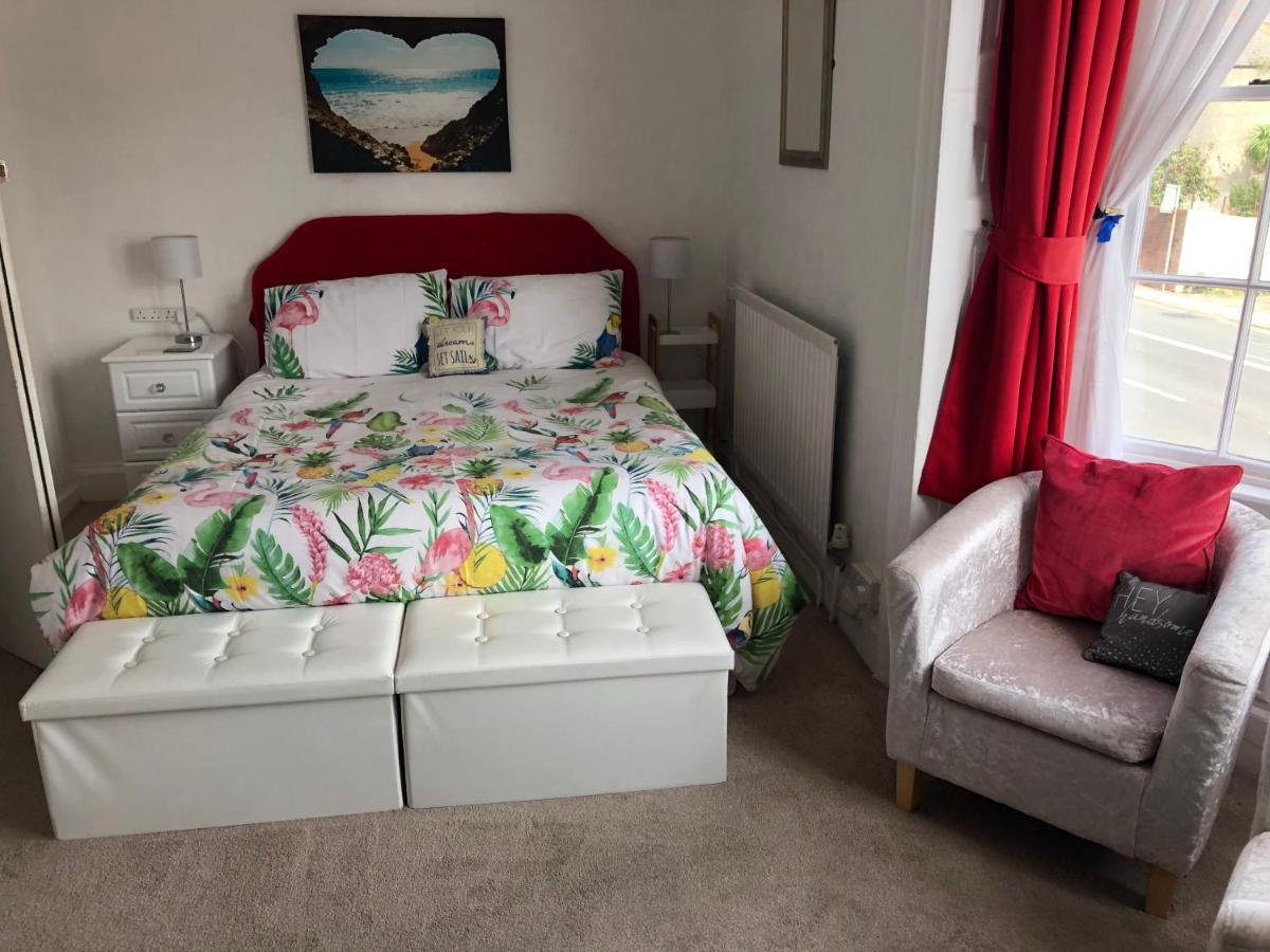 Beachcomber Guesthouse Веймут Екстер'єр фото