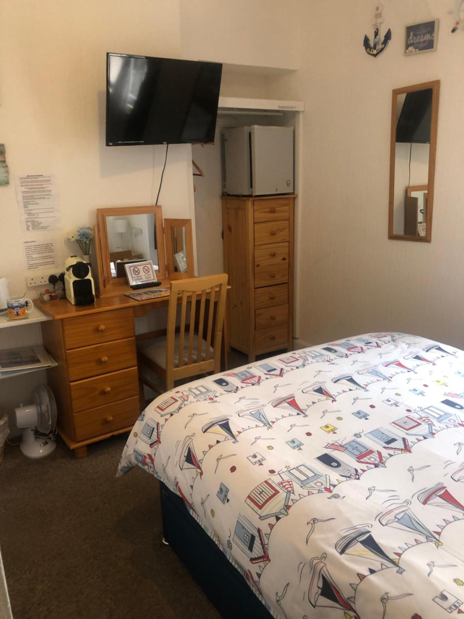 Beachcomber Guesthouse Веймут Екстер'єр фото
