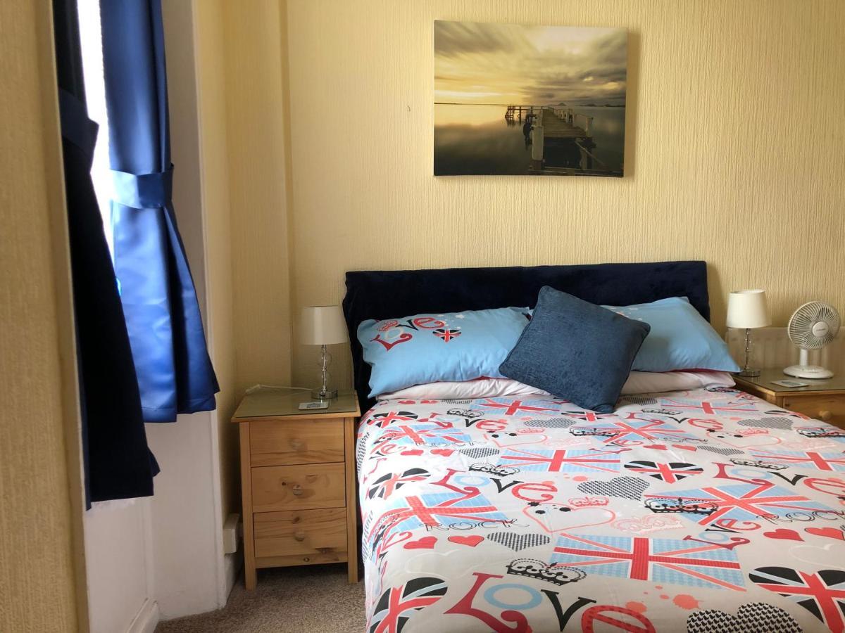 Beachcomber Guesthouse Веймут Екстер'єр фото